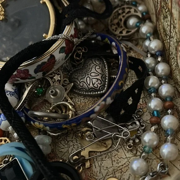 Mystery Jewelry Lot - Picture 6 of 6